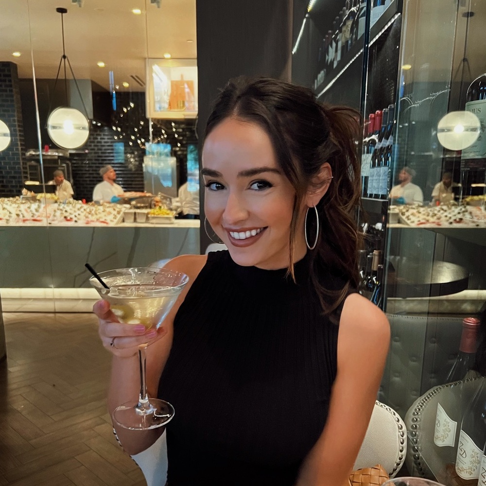 Meet your Posher, Alexis